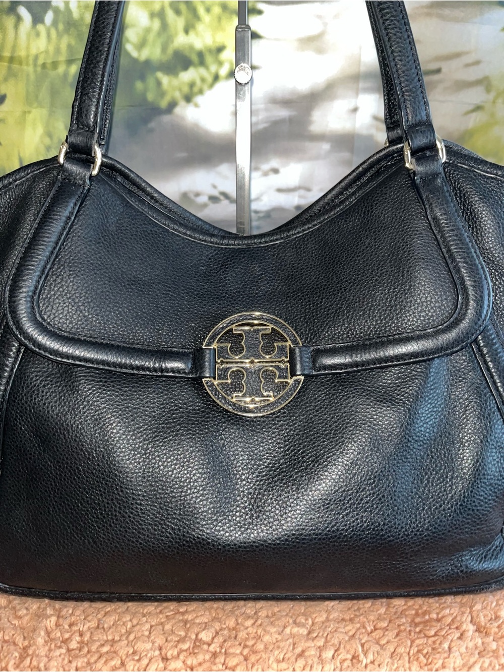 Tory Burch Amanda Black Pebbled Leather Shoulder Bag with Logo Medallion - Picture 2 of 9
